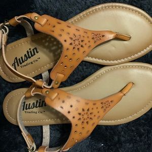 Austin trading Co. TM Sandals 🩴